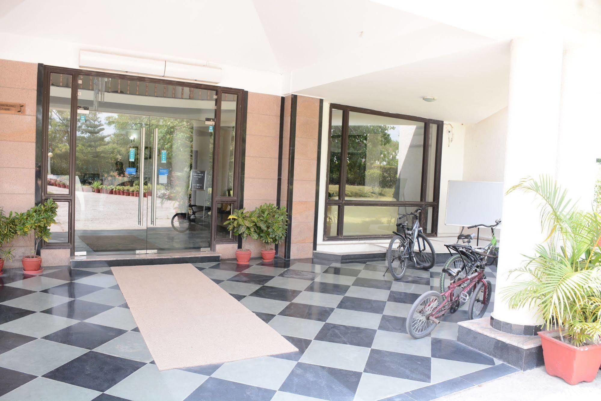 Naturoville Ayurvedic And Yoga Retreat Rishikesh Exterior photo