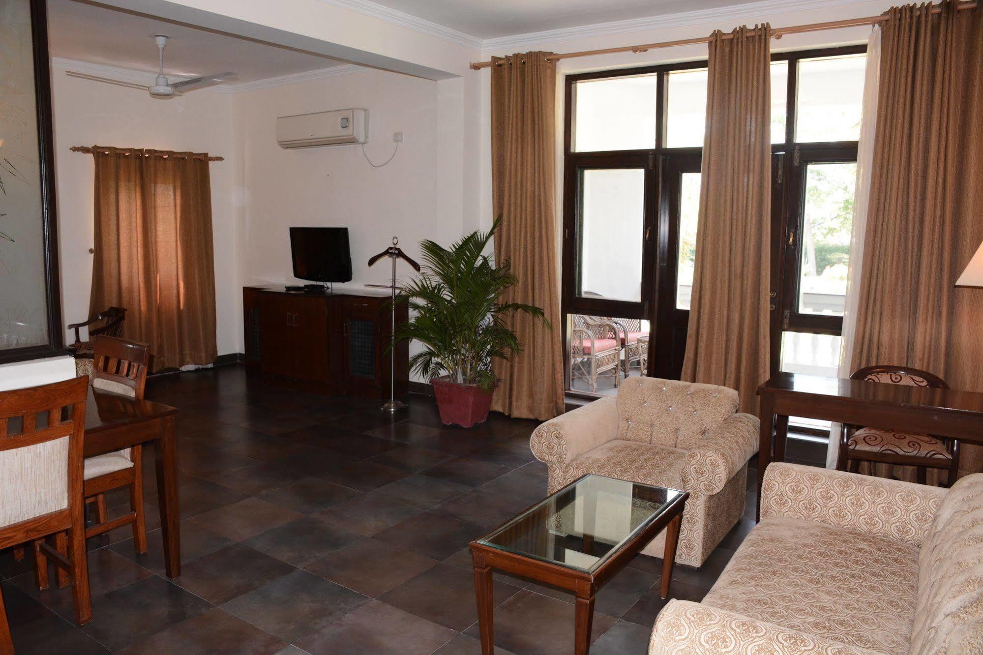Naturoville Ayurvedic And Yoga Retreat Rishikesh Exterior photo