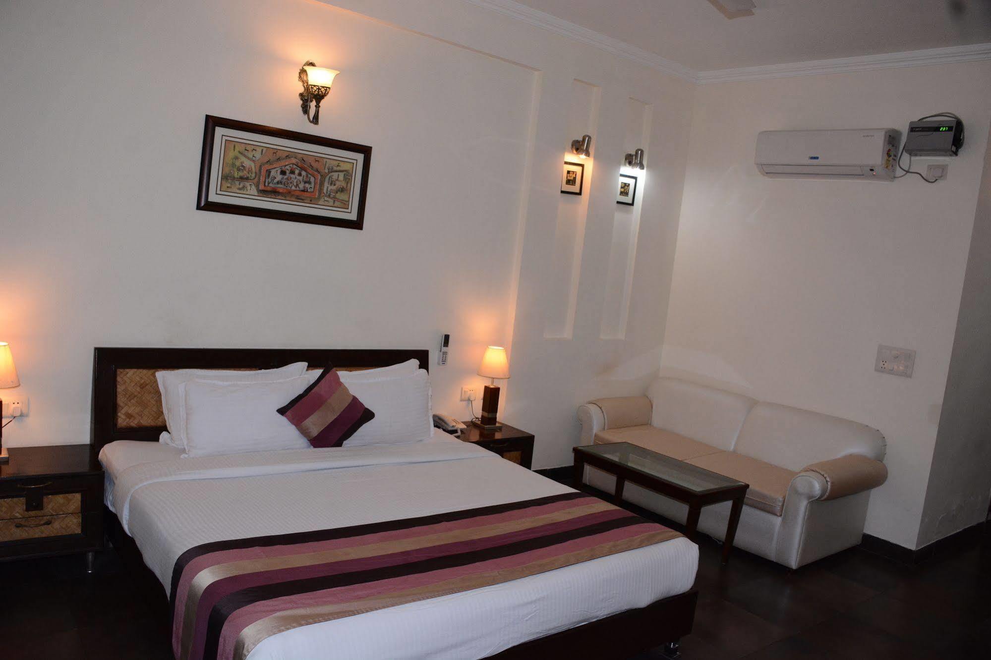 Naturoville Ayurvedic And Yoga Retreat Rishikesh Exterior photo