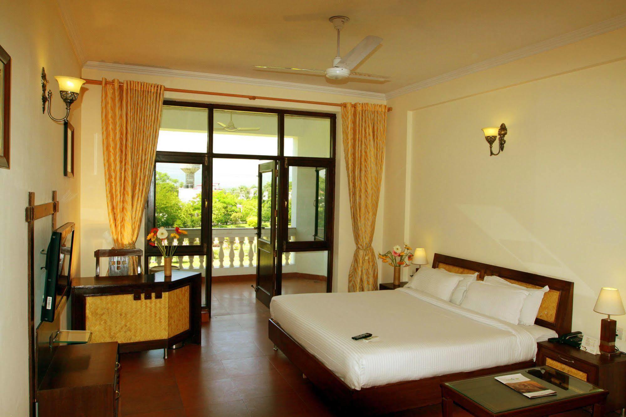 Naturoville Ayurvedic And Yoga Retreat Rishikesh Exterior photo