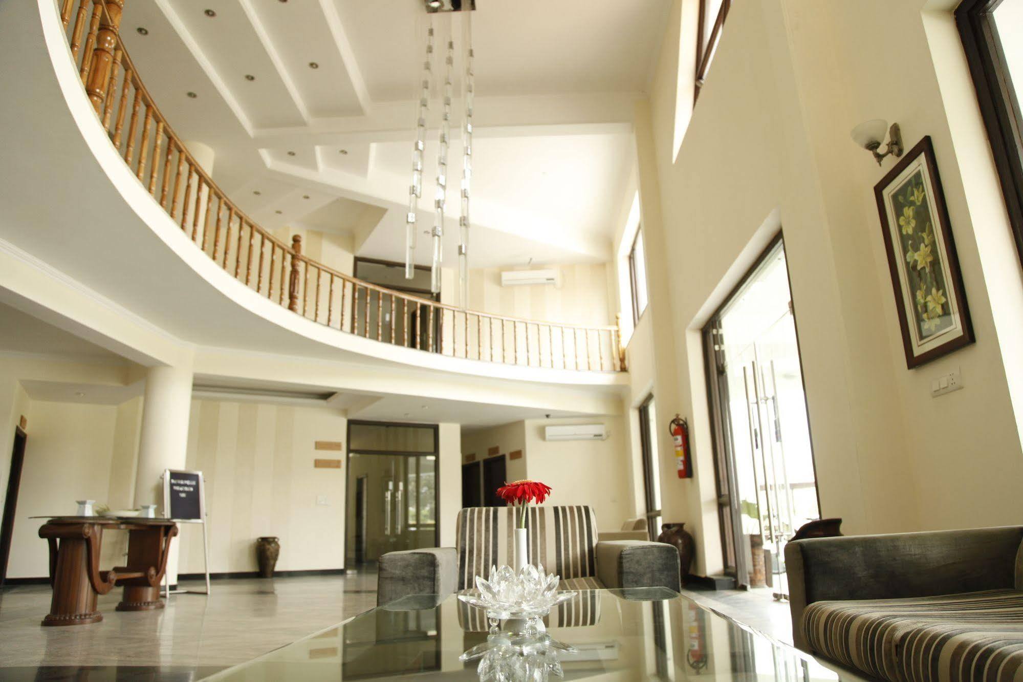 Naturoville Ayurvedic And Yoga Retreat Rishikesh Exterior photo